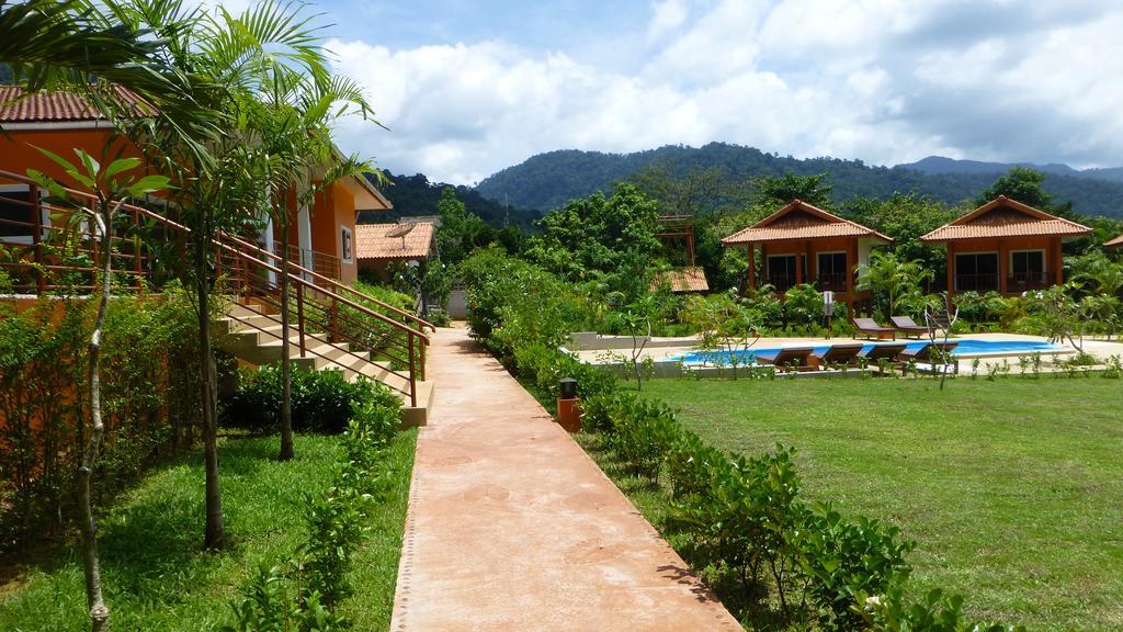 Khao Sok Jasmine Garden Resort - Sha Certified Khao Sok National Park Exterior photo