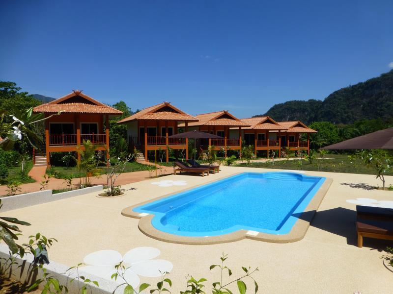 Khao Sok Jasmine Garden Resort - Sha Certified Khao Sok National Park Exterior photo